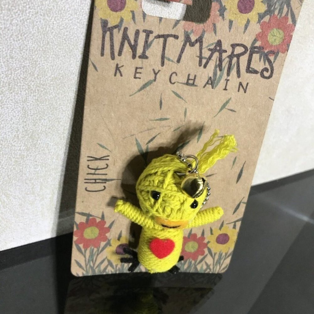 KNITMARES KEYCHAIN yellow Chick Chicken with heart chick Key Chain New - Picture 4 of 7
